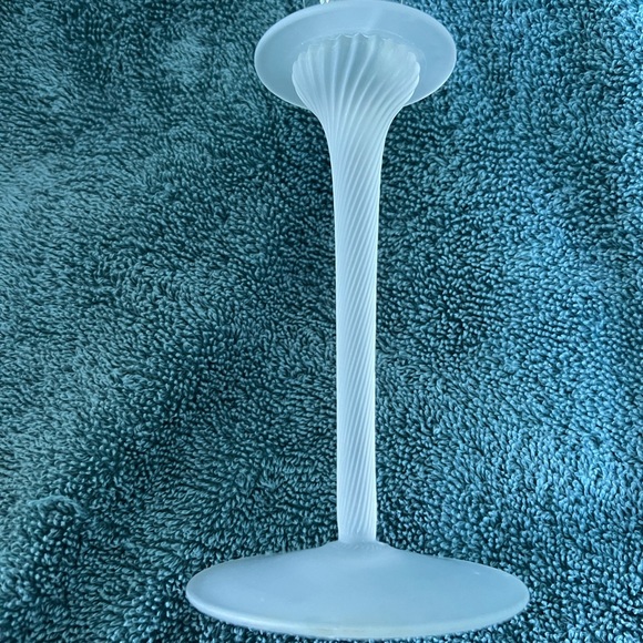 VINTAGE SET OF 2 FROSTED GLASS AND REGULAR GLASS TAPER CANDLE HOLDERS - Picture 6 of 8